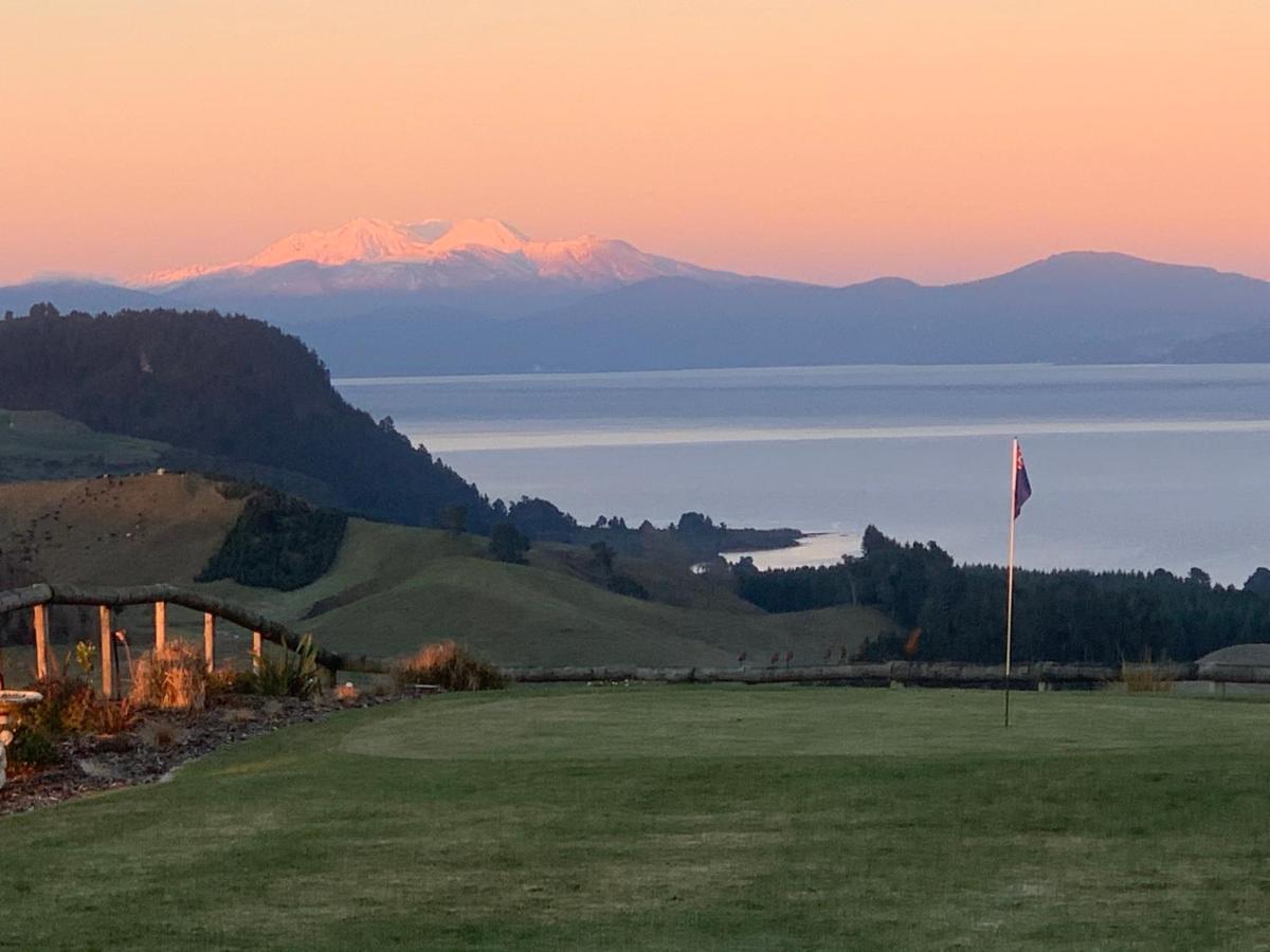 Hilltop Whakaipo Estate タウポ エクステリア 写真
