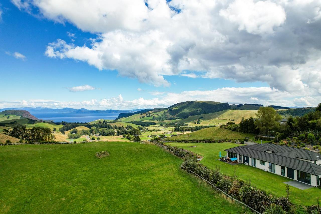 Hilltop Whakaipo Estate タウポ エクステリア 写真