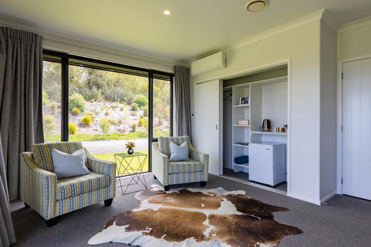 Hilltop Whakaipo Estate タウポ エクステリア 写真